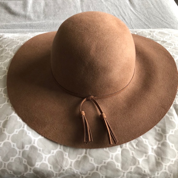 Brand New! Stylish Hat - Picture 3 of 3